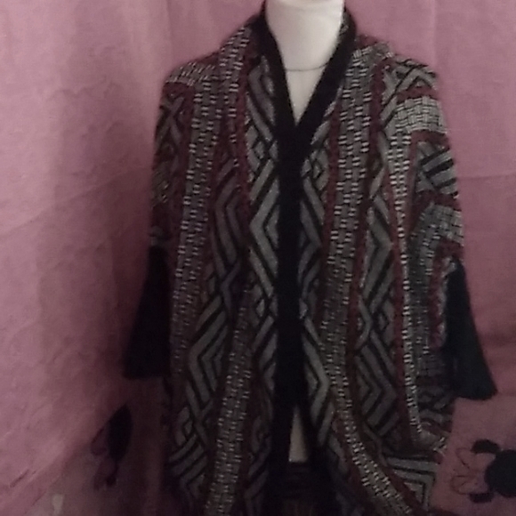 Cape - Picture 1 of 1